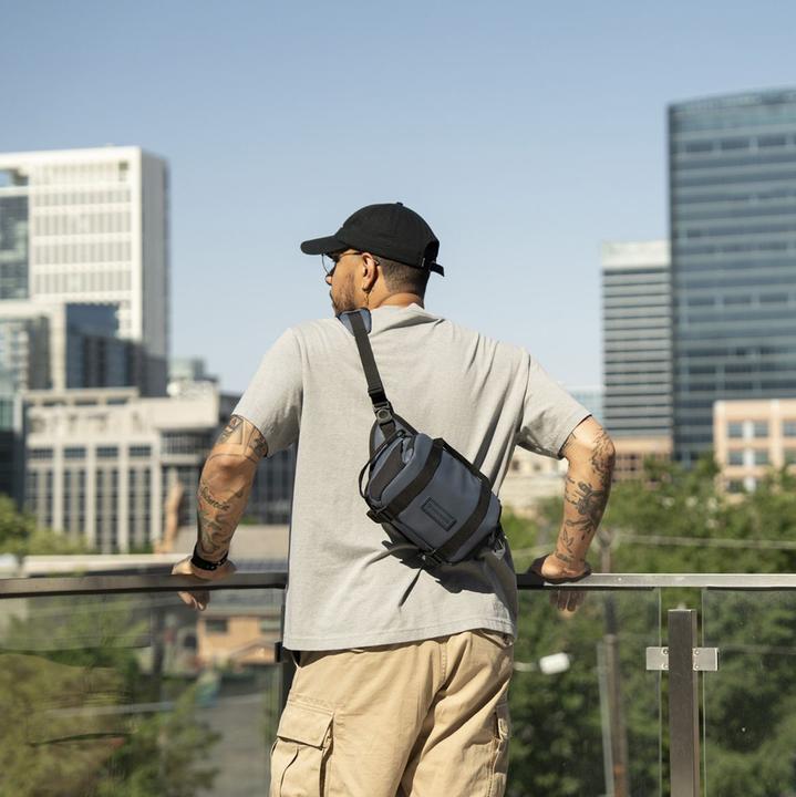 Actual product image Wandrd ROGUE Sling 4L Aegean Blue V2 (Camera shoulder bag, 4 l)