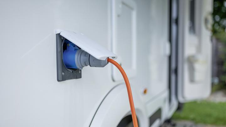 Image du produit Steffen Rallonge GdV 3x1.5mm² 10m T13-CEE16/3 avec protection contre les surintensités IP55/IP44 (10 m, CEE 16/3)