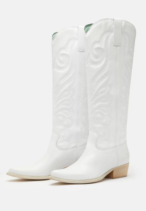 Actual product image Felmini The cowboy boot with heel from, is characterised by beautiful embroidery on the shaft (37)