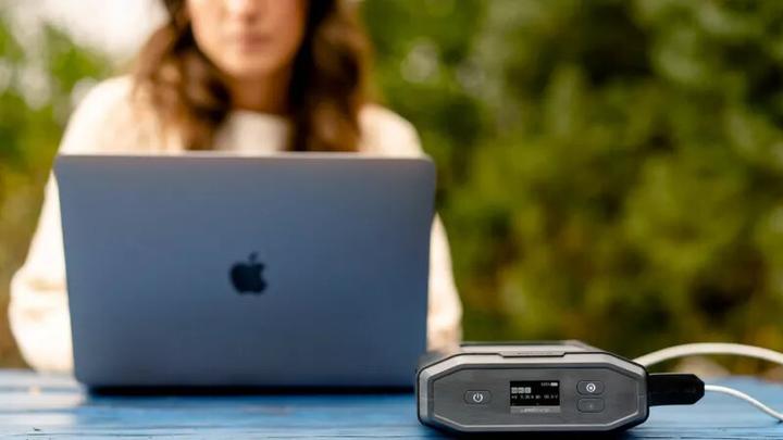 Actual product image Omnicharge Power Station Omni Ultimate 2022 Pro Bundle 142 Wh (142 Wh, 1.95 kg)