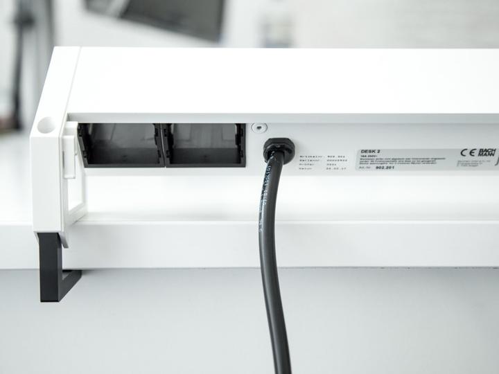 Image du produit Bachmann DESK2 - 3xSchuko, 2xCAT6 & (3 x, TPS18, 1.50 m)
