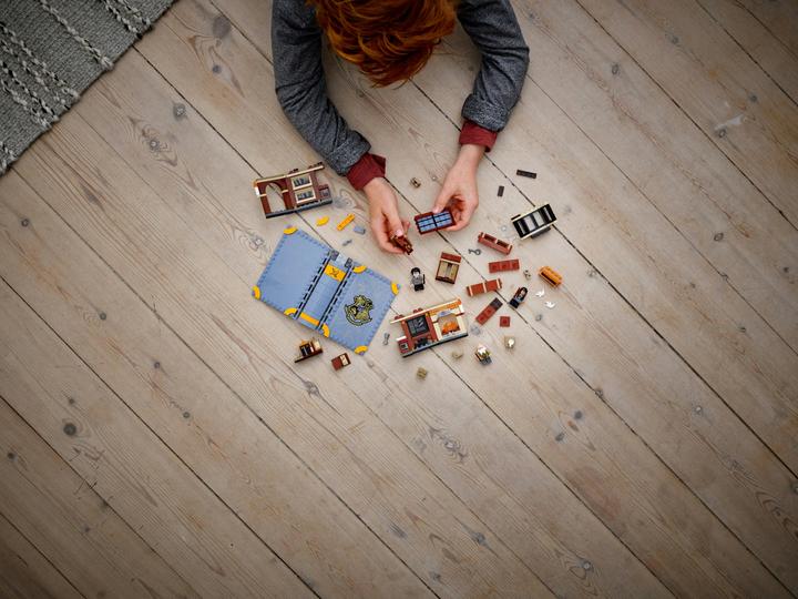 Produktbild LEGO Hogwarts Moment: Zauberkunstunterricht (76385, LEGO Harry Potter)