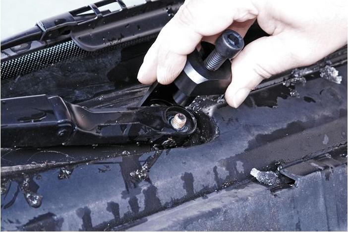 Actual product image Kukko Puller series 142 for windscreen wiper Fork opening15mm clear h.29mm Bell shape Base thickness2,5mm