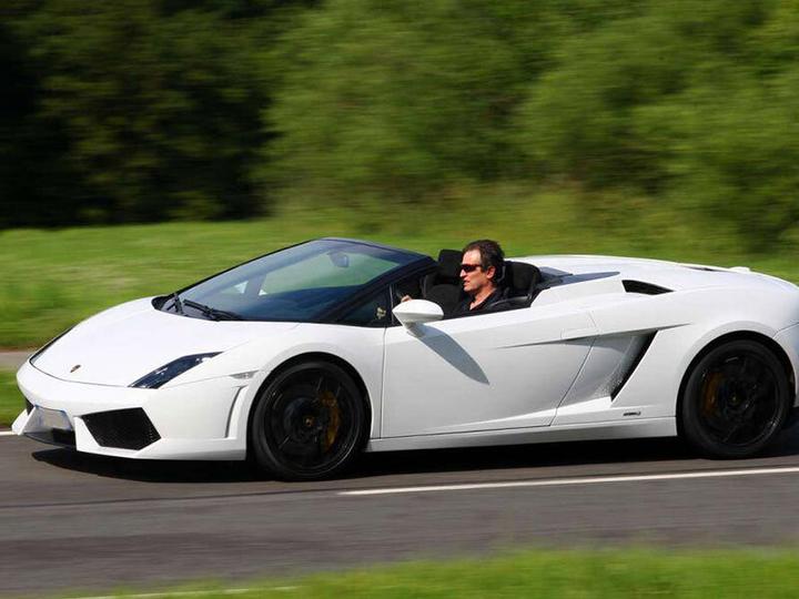 Produktbild Smartbox Exklusive 2-stündige Lamborghini Gallardo Road Tour für 2 Personen in Luzern (2 Pers.)