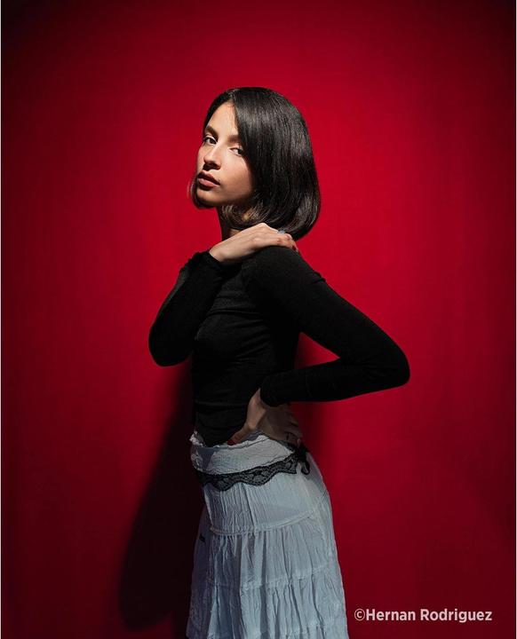 Produktbild Westcott Wrinkle Resistant Backdrop Scarlet Red (9' x 10') (270 cm, 300 cm)