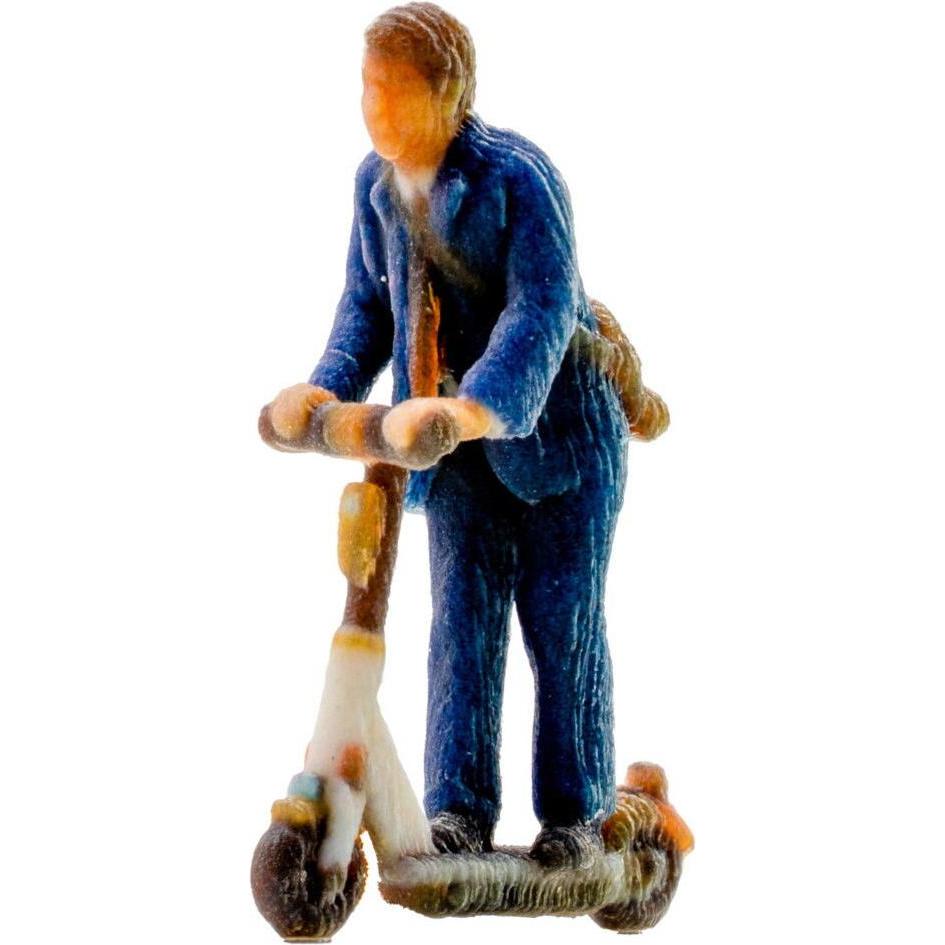 Noch Mann auf E-Scooter H0