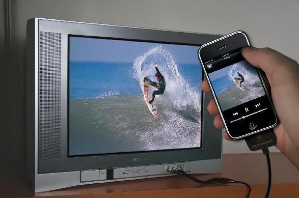 Actual product image Scosche sneakPEEK RCA Composite Audio/ Video Cable for iPad/iPhone /iPod touch Black (0.21 m, Cinch)