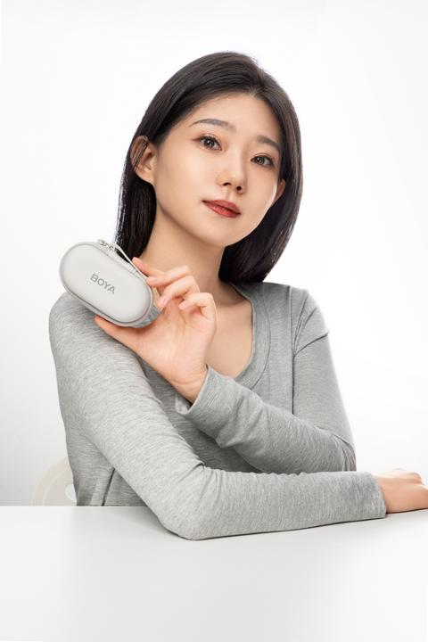 Immagine prodotto Boya Omic-U (bianco) Microfono wireless a doppio canale per dispositivi Android (Omic-U)