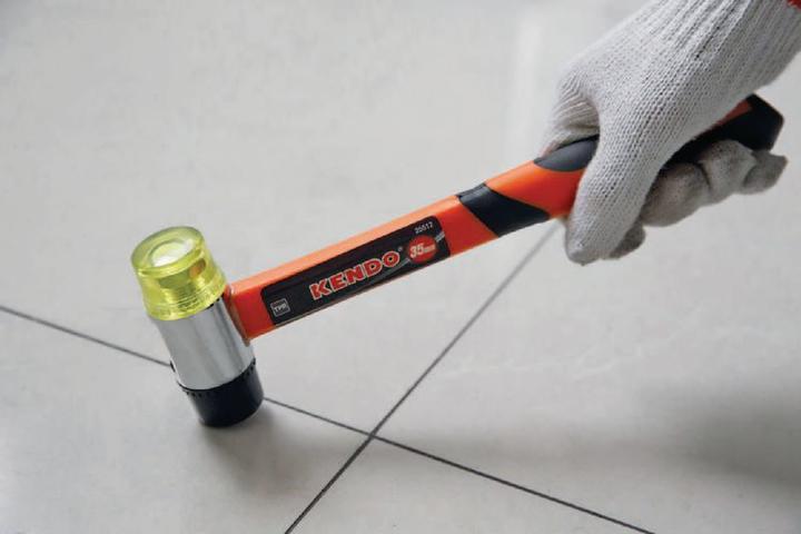 Actual product image Kendo Soft face hammer with fibreglass handle (390 g)