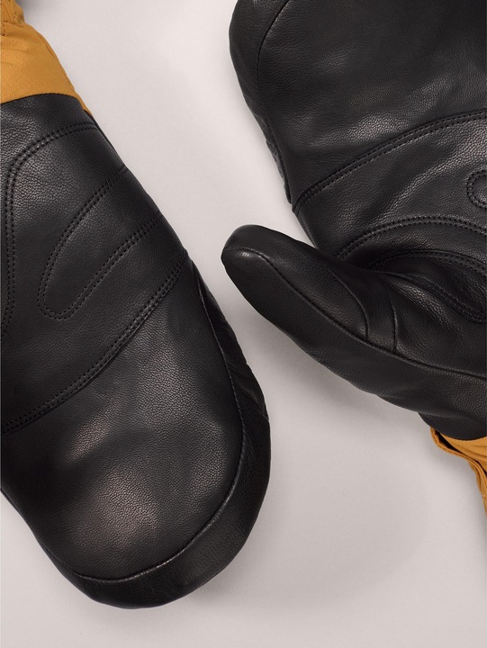 Actual product image Arc'teryx Sabre mids (XS)