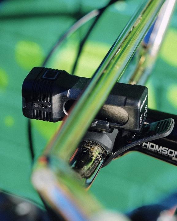 Produktbild knog. Blinder 400 + Plus Rear (400 lm, 20 lm)