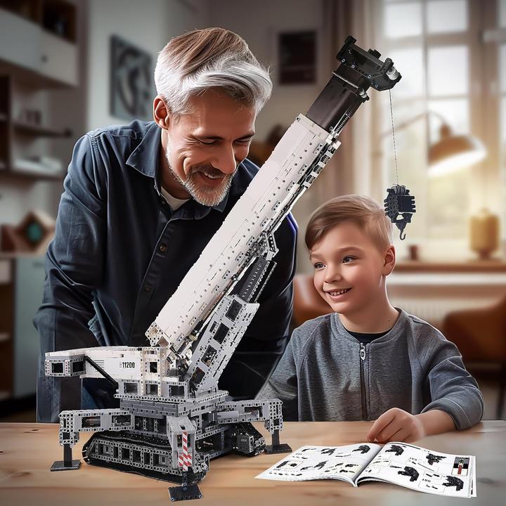 Actual product image Mould King Remote-controlled crawler crane