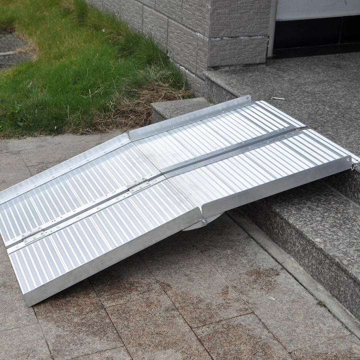 Produktbild Wiltec Rollstuhlrampe doppelt faltbar 122cm 270kg Rollirampe Alu Rampe Rollstuhl