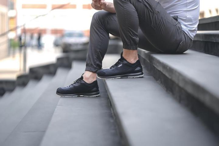 Actual product image Atlas Low shoe S1P, W10 RUNNER 155 ESD - Gr.42 (S1P, 42)
