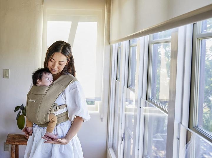 Actual product image Ergobaby Embrace