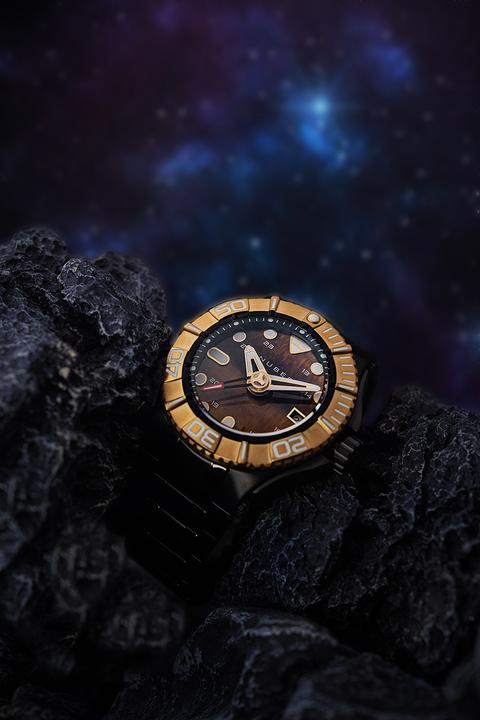 Produktbild Nubeo NB-6054-11 Herrenuhr Manta Automatik 54mm 30ATM (Taucheruhr, 54 mm)