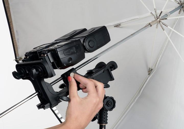 Actual product image Lastolite Ezybox Pro Speedlight Bracket