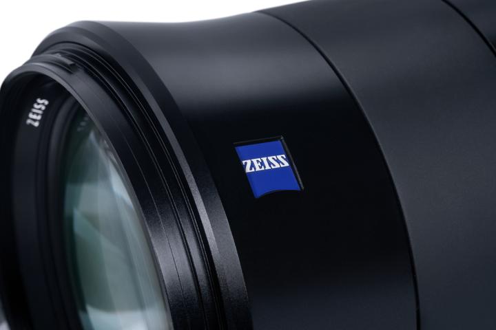 Image du produit Zeiss Otus T* 1.4 / 100 mm ZE, Canon EF Mount (Canon EF-M, Plein format)