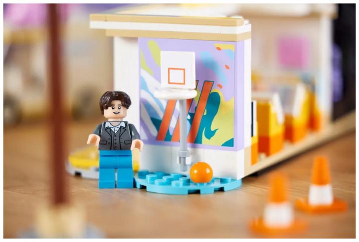 Image du produit LEGO Ideas BTS Dynamite (21339, LEGO Ideas, LEGO difficiles à trouver)