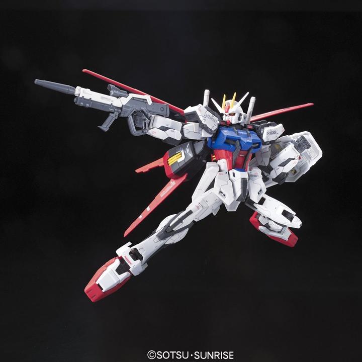 Actual product image Bandai 1/144 RG GAT-X105 AILE STRIKE GUNDAM