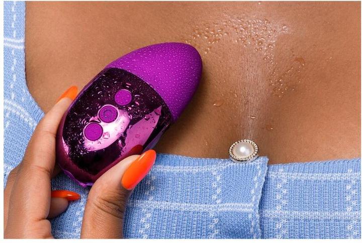 Actual product image Le Wand Point" Cherry lay-on vibrator