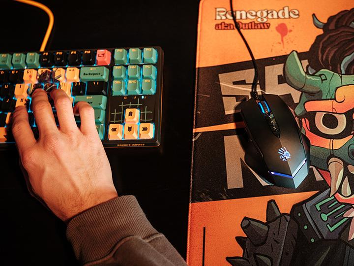 Actual product image A4Tech BLOODY V8M Max black / Gaming mouse / 12000DPI / RGB / USB-A / 8 buttons / 1.8m cable (Cable)