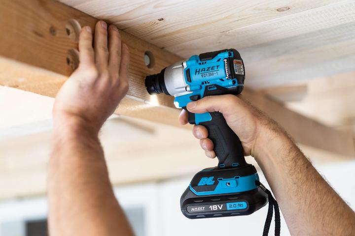 Actual product image HAZET Mini cordless impact wrench 18 V 9212M-010 Maximum loosening torque: 270 Nm Solid square 12.5 mm ( (Rechargeable battery operated)