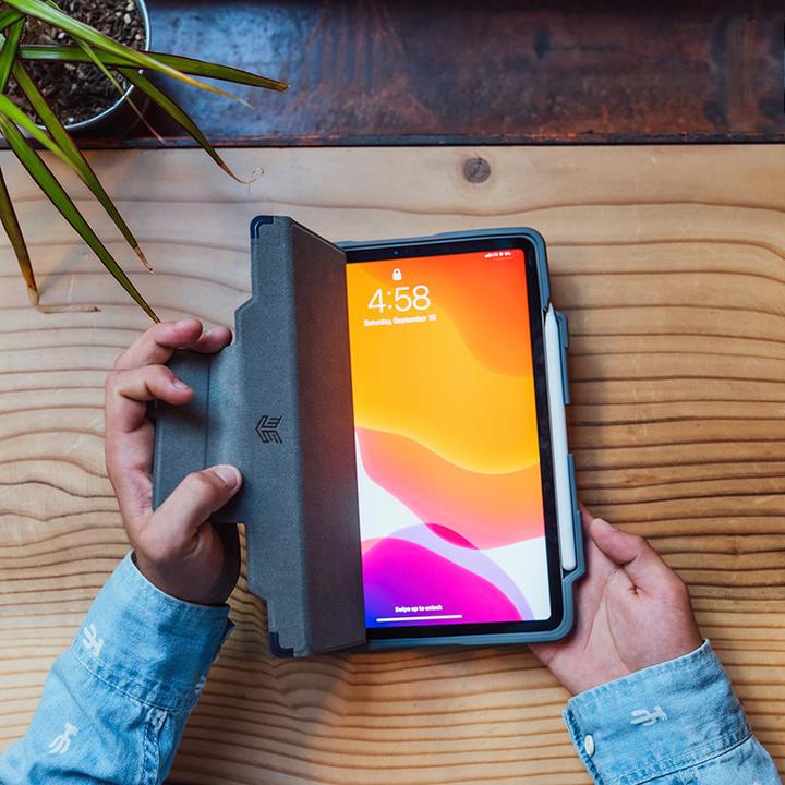 Actual product image STM Dux Plus (iPad 10.9 (2022))