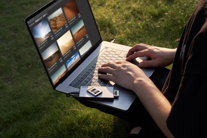 Actual product image Lexar Professional Silver (1000 GB, CFexpress)