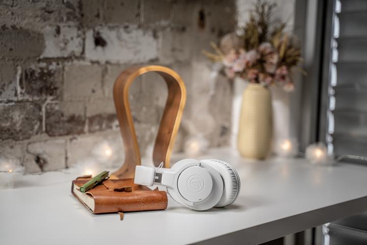 Actual product image Audio-Technica ATH-M20xBT (No noise cancellation, 60 h, Cable, Wireless)