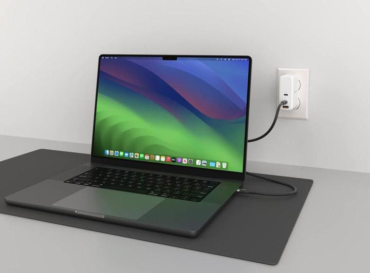 Actual product image Targus 2M Silicone 240W USB-C Charging Cable - (2 m, USB 2.0, 240 W)