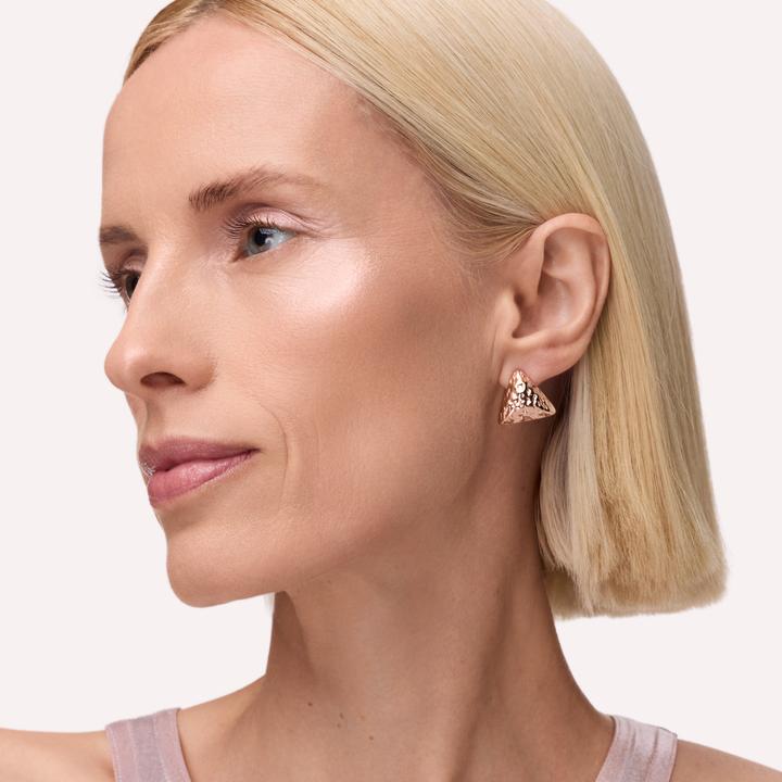 Produktbild Catrice More Than Glow Liquid Highlighter (#EBA584, Highlighter, 10.50 ml)
