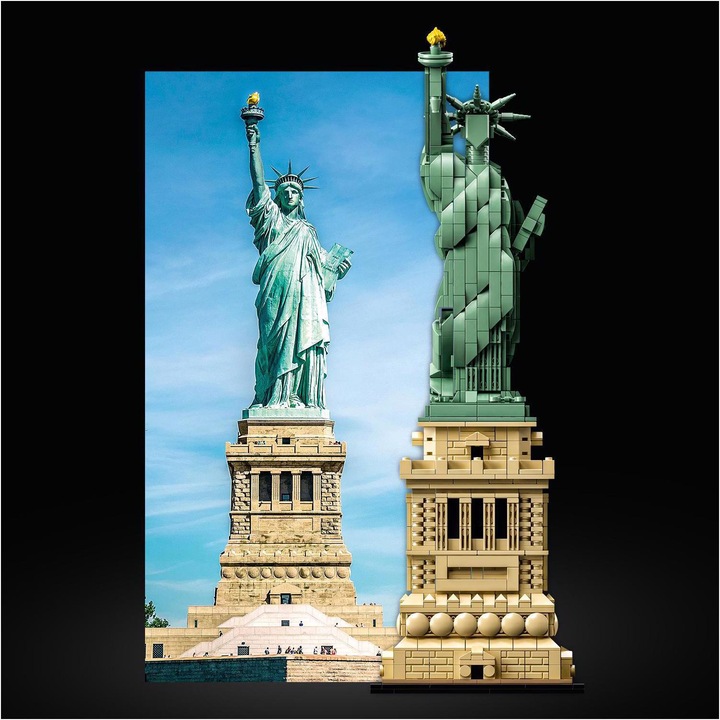 Actual product image LEGO Statue of Liberty (21042, LEGO Architecture)