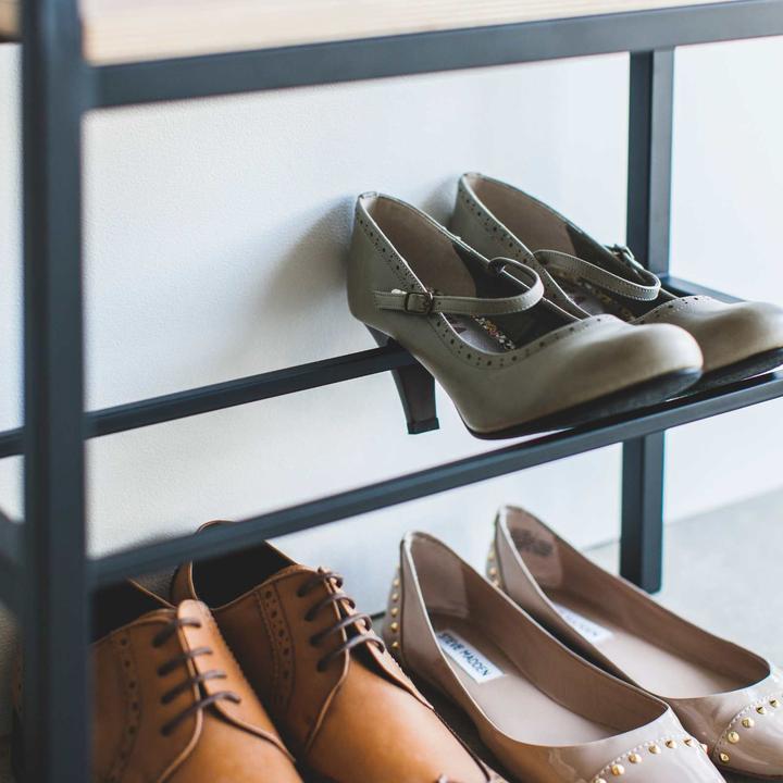 Produktbild Yamazaki -Schuhregal mit Holzbrett - Turm - Schwarz (4788)