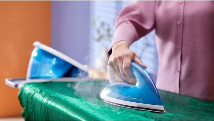 Produktbild Philips PerfectCare Compact Essential (2400 W, 120 g/min)