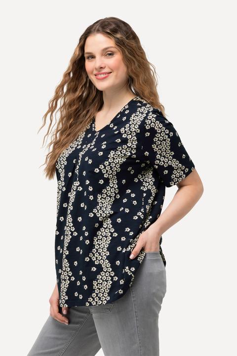 Immagine prodotto Ulla Popken T-shirt a fiori con pieghe decorative, scollatura a V e mezze maniche (42, 44)