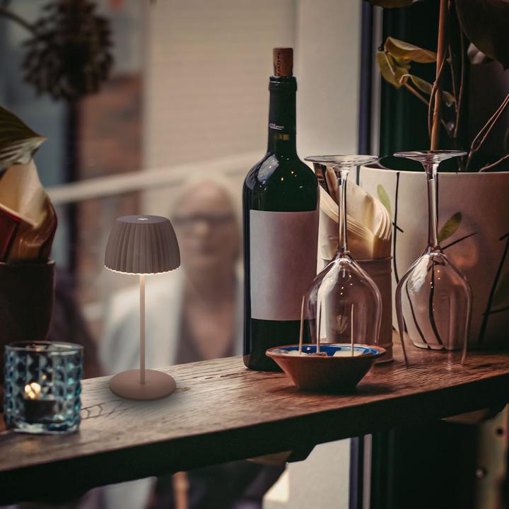 Produktbild Briloner Brilo unplugged RIFFLE Akku Mini Tischleuchte mit Lichtkante - Umbrasand (150 lm)