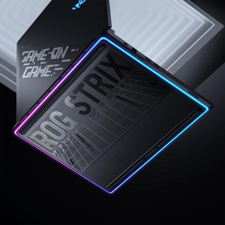 Image du produit ASUS ROG Strix SCAR 18 RTX 5090 (18", 4000 Go, 64 Go, Suisse (QWERTZ), Intel Core Ultra 9 275HX)