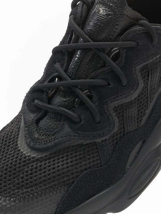 Produktbild adidas Ozweego (45 1/3)