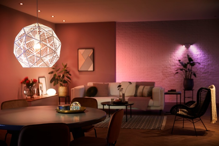Actual product image Philips Hue White & Color Ambiance BT (E27, 13.50 W, 1600 lm, 1 x, F)