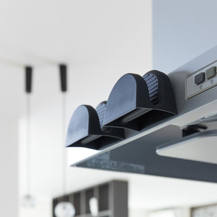 Actual product image Yamazaki Magnetic silicone potholders (set of 2) TOWER (Plastic)