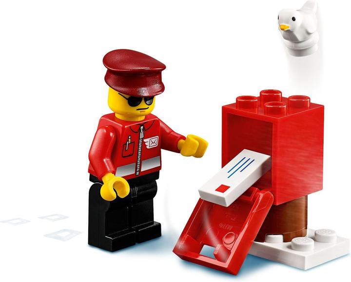 Actual product image LEGO City Aereo Postale (60250)