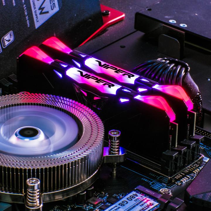 Produktbild Patriot Viper RGB PVR432G320C6K Speichermodul GB DDR4 (2 x 16GB, 3200 MHz, DDR4-RAM, DIMM)