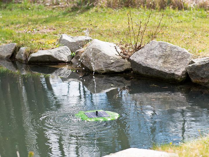 Actual product image Royal Gardineer Solar pond fountain