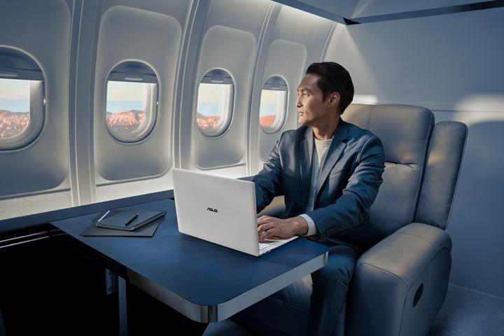 Produktbild ASUS B9406CAA-TH0579X Copilot+ PC (14", 1000 GB, 32 GB, Eng. Int.)