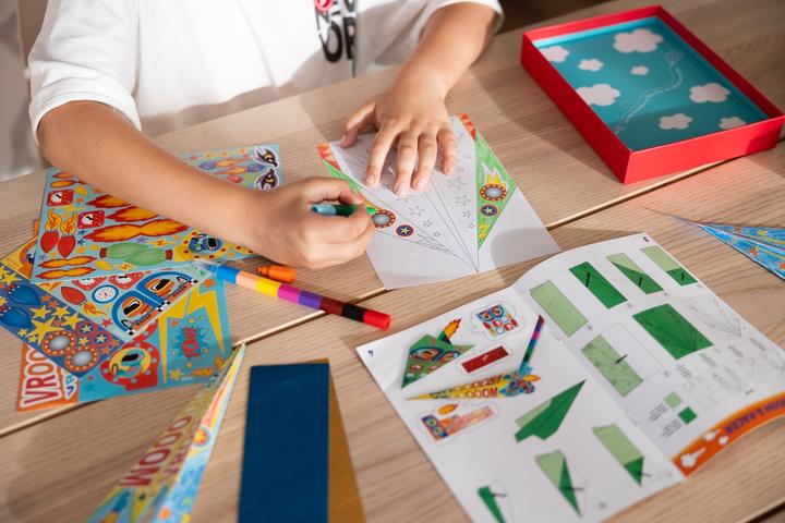 Image du produit Artista Kit de bricolage/peinture pour avions en papier