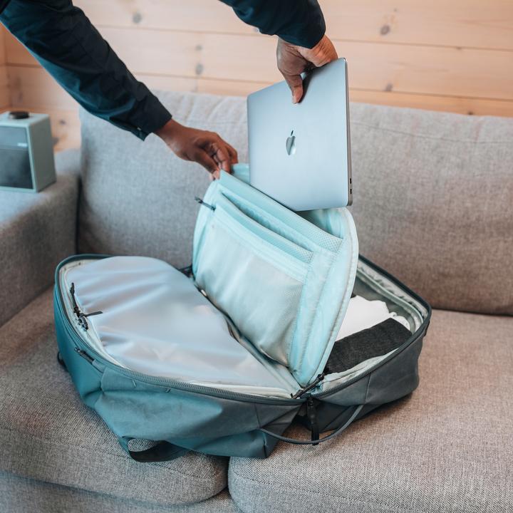 Actual product image Thule Aion Duffel Bag 35L - Dark Slate (35 l)