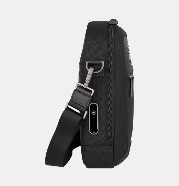 Actual product image Victorinox Mythic, Crossbody Bag, Black