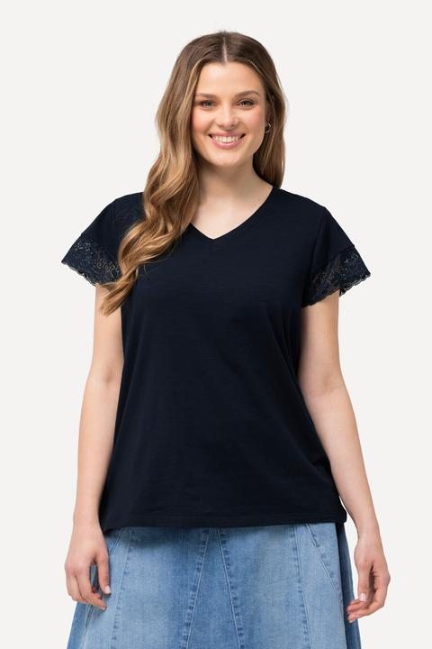 Immagine prodotto Ulla Popken T-shirt classica con pizzo, scollo a V e maniche ad aletta (54)