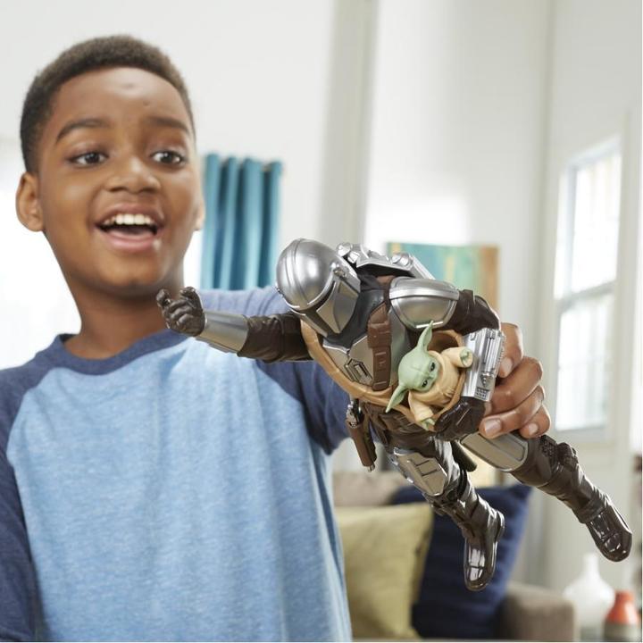 Actual product image Hasbro The Mandalorian & Grogu